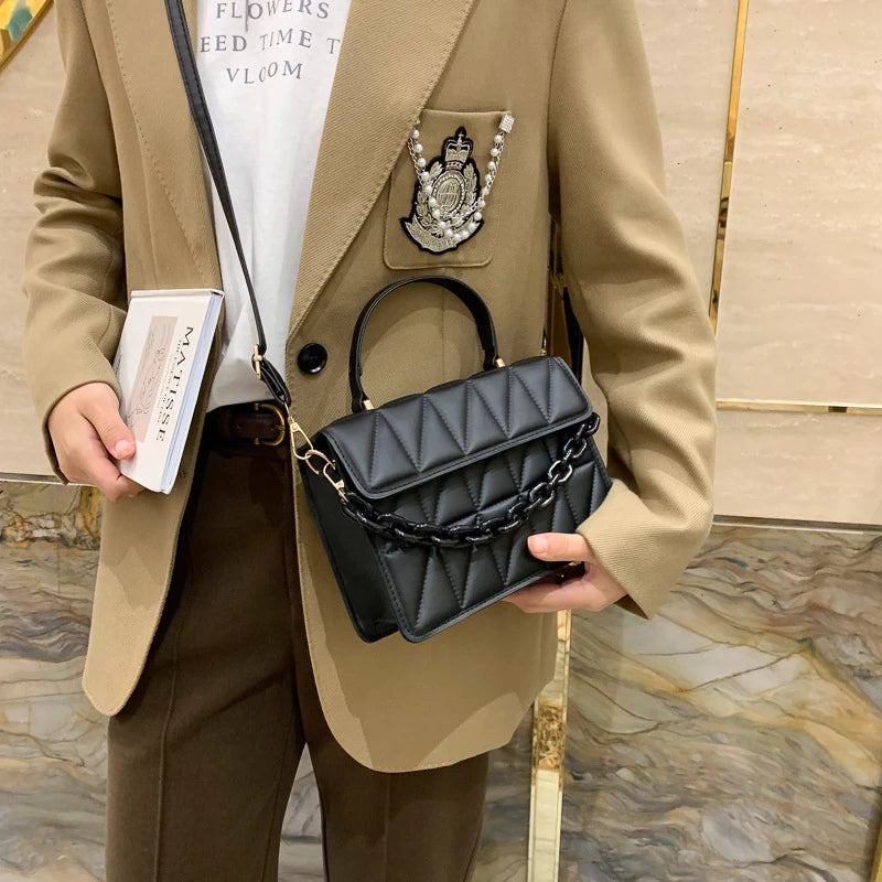 Bolsa Feminina Corrente